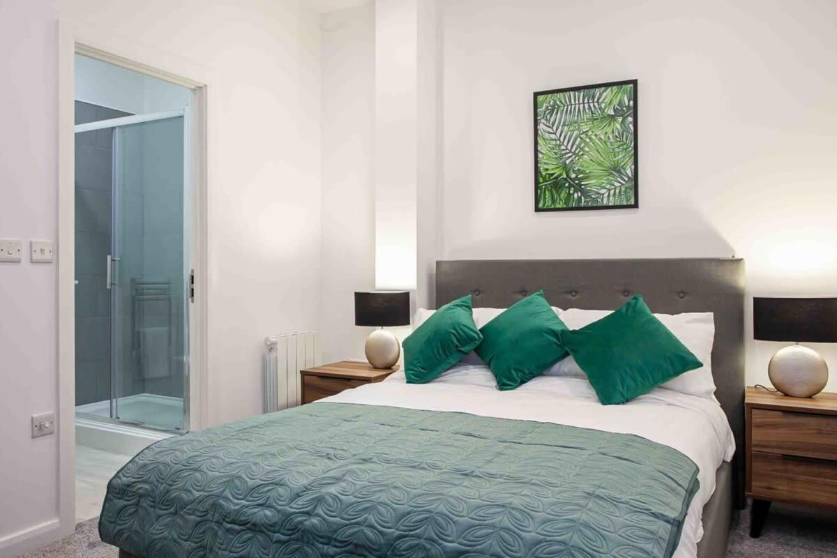 Modern & Stylish 1 Bedroom Apartment In บอลตัน ภายนอก รูปภาพ